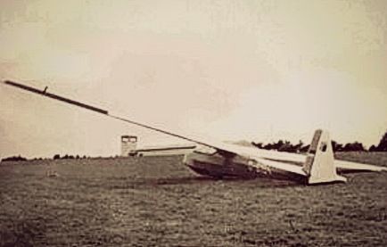 Datei:1970er-Segelflugplatz-Kleinenberg.jpg