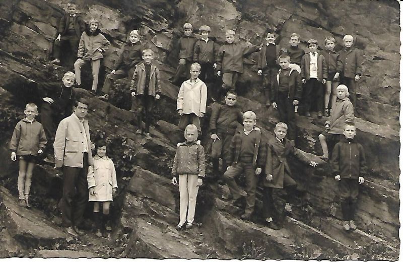 Datei:196x Schulklasse Grundschule Holzhausen.jpg