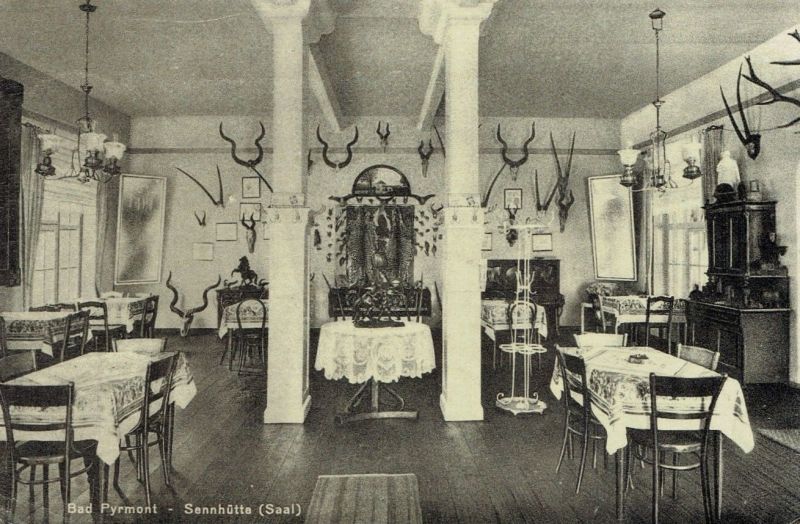 Datei:1940er-Sennhütte Afrikanischer Saal.jpg