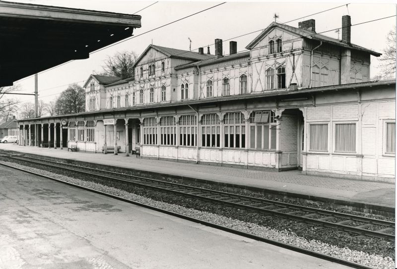 Datei:197x-Bahnsteig-Fo 3115.jpg